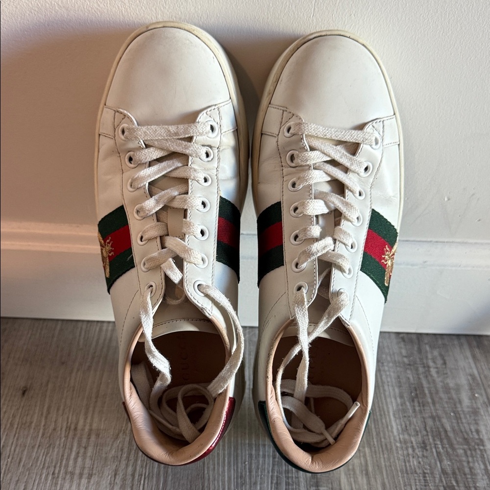 Gucci White Sneakers with Green and Red Stripes
